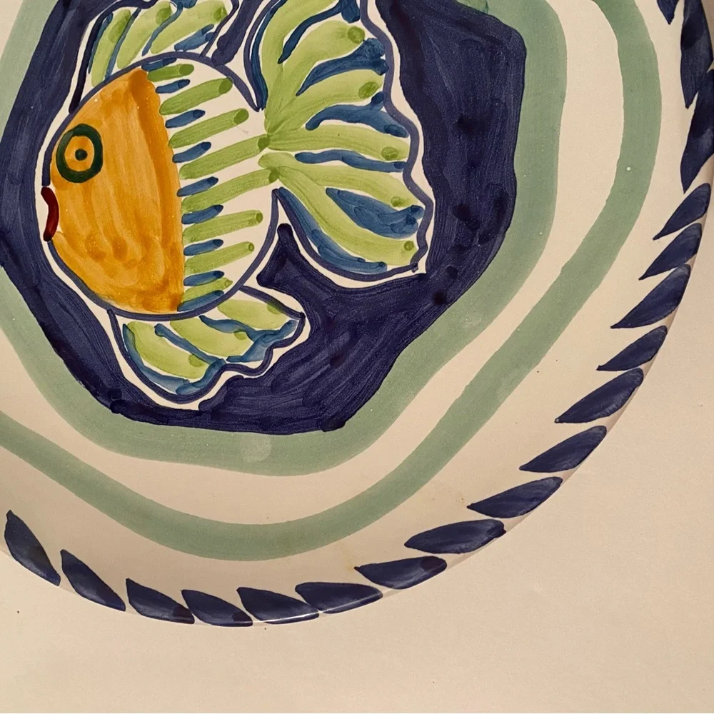 ITALY PLATE HAND PAINTED POTTERY FISH WHITE BLUE GREEN HOME DINING LUNCHEON